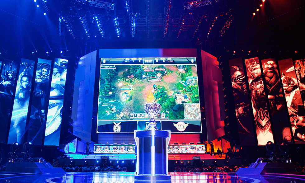 IG终结WE蓝方不败神话：电竞激战胜利瞬间